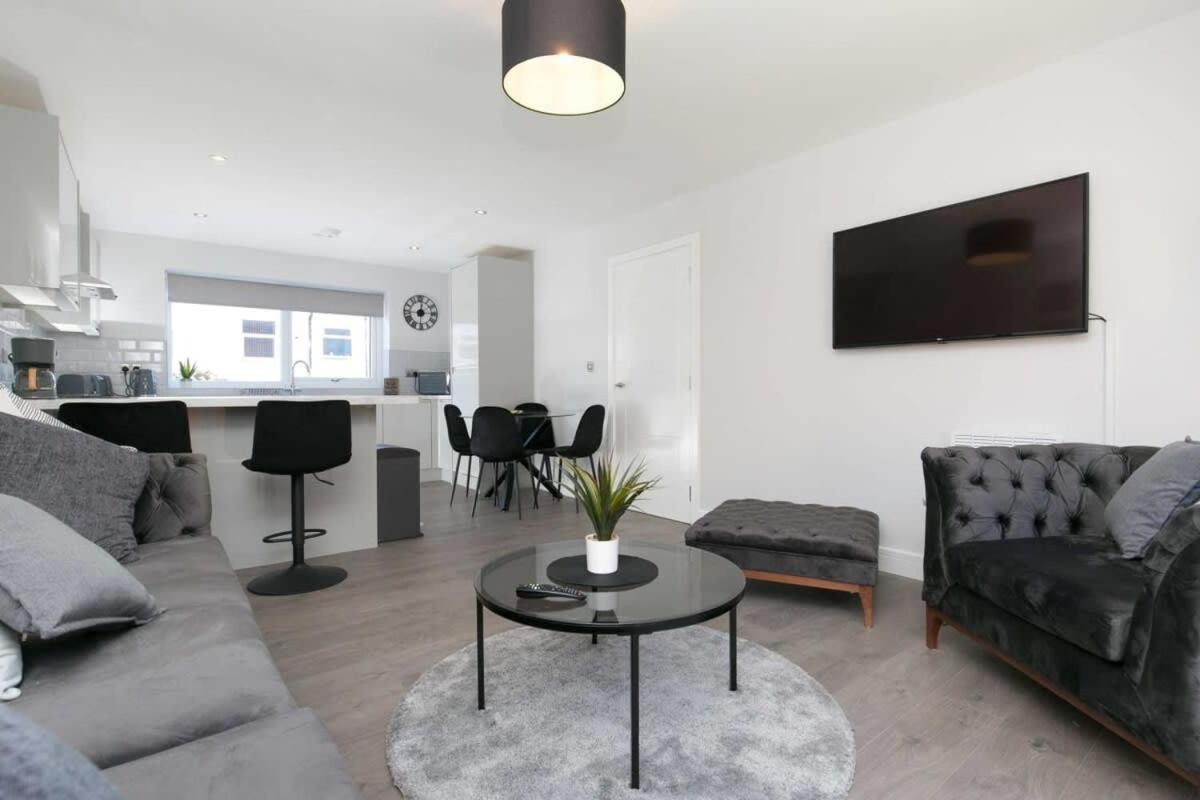 Apartment Stunning 2 Bedroom In