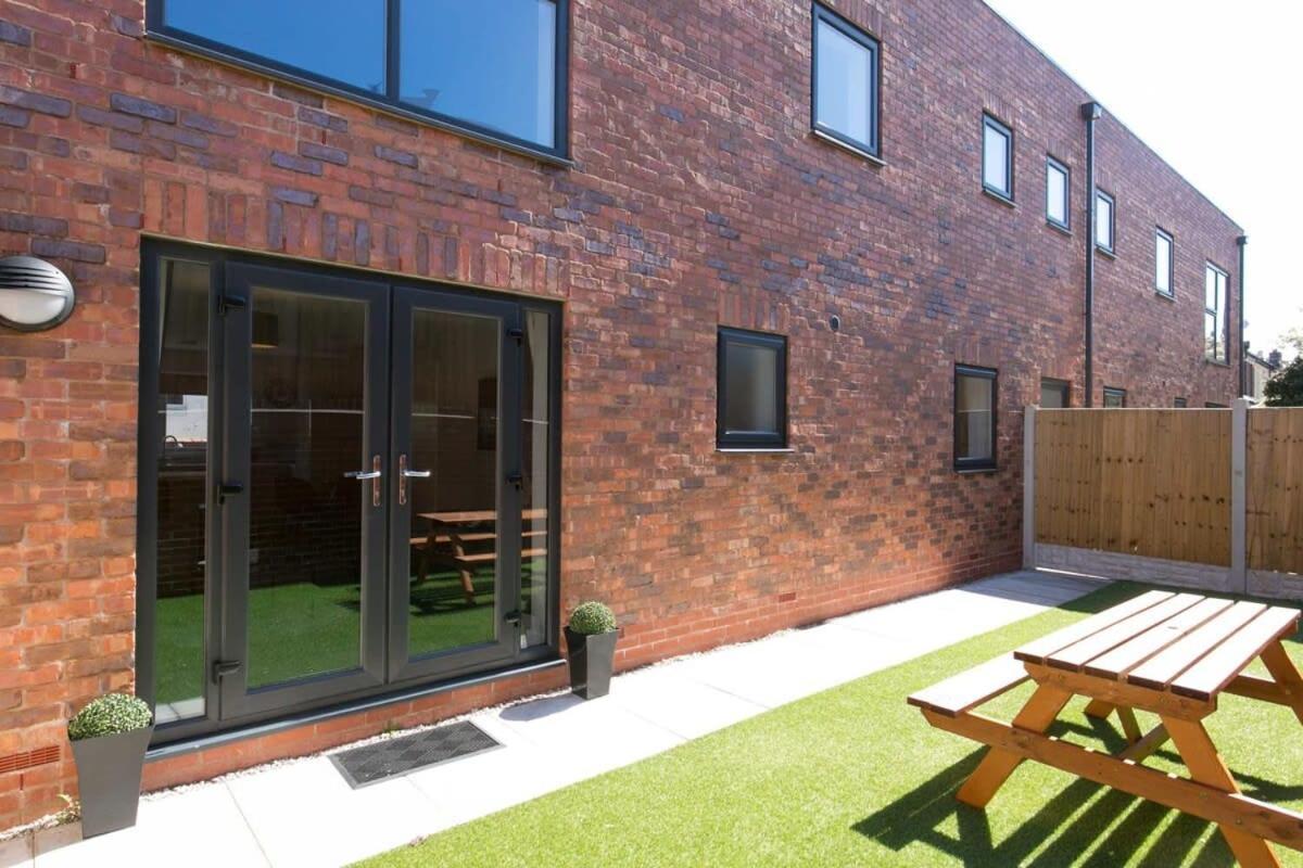 Stunning 2 Bedroom In *