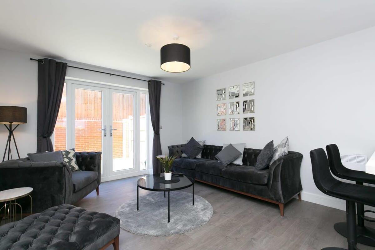 Apartment Stunning 2 Bedroom In